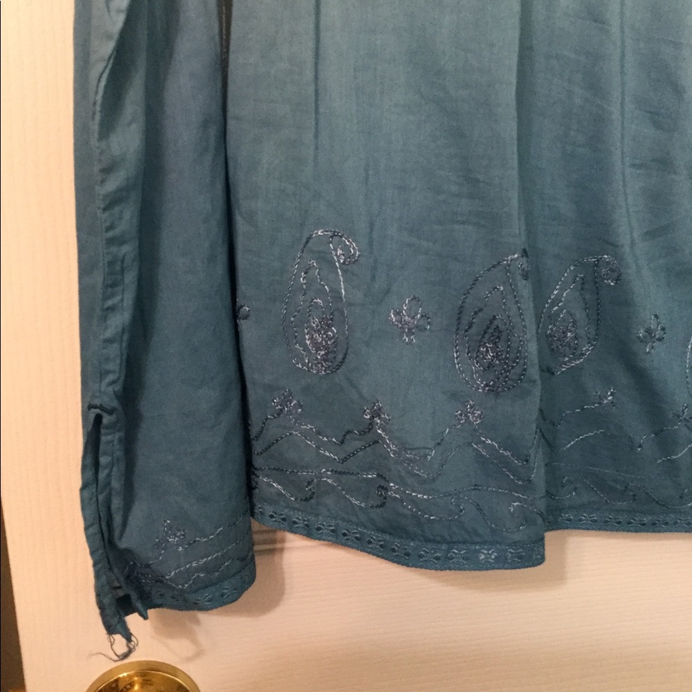 Shirts - Picture 4 of 4